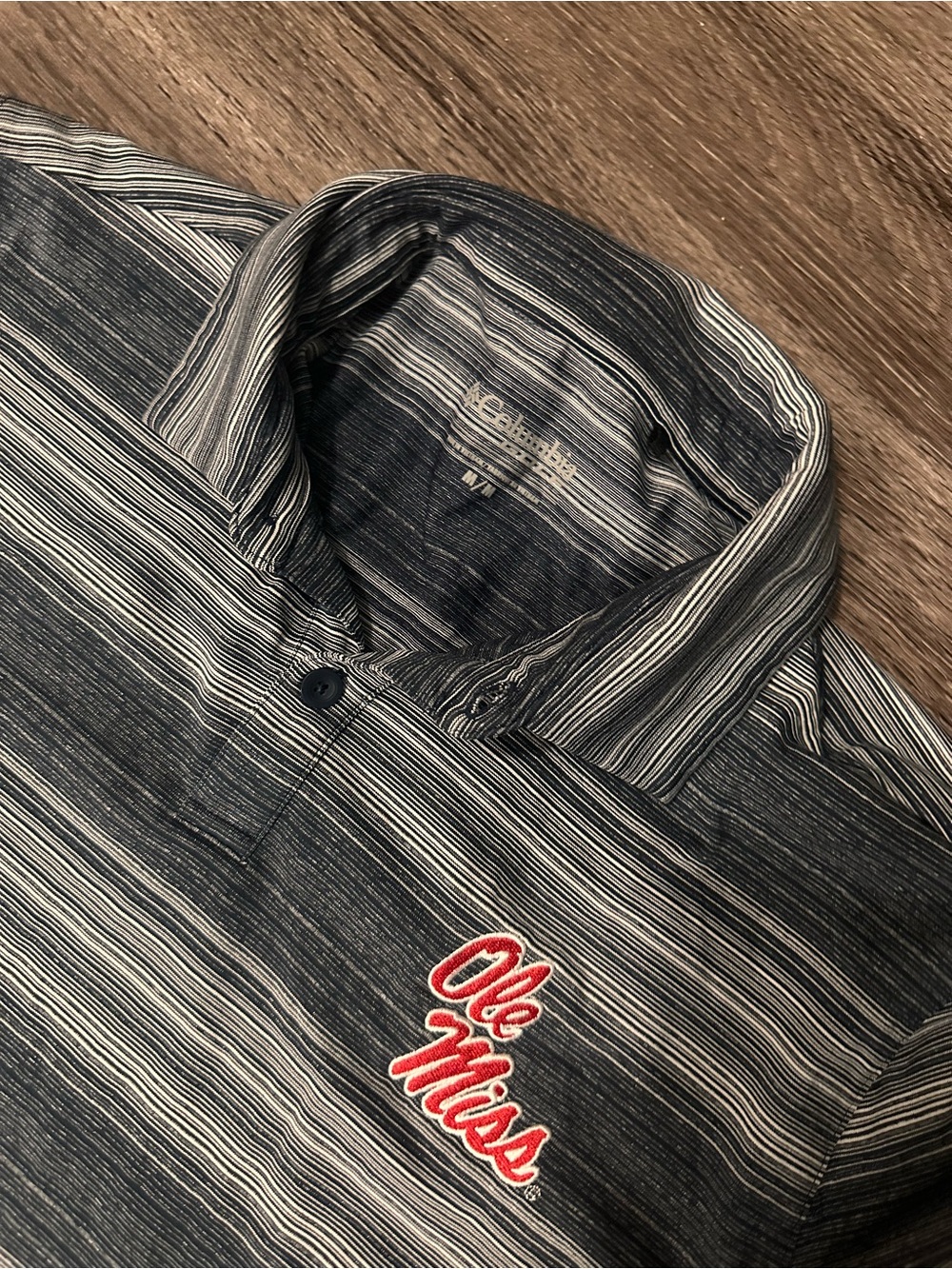 Columbia Ole Miss Rebels Men’s striped short sleeve polo medium shirt gray black